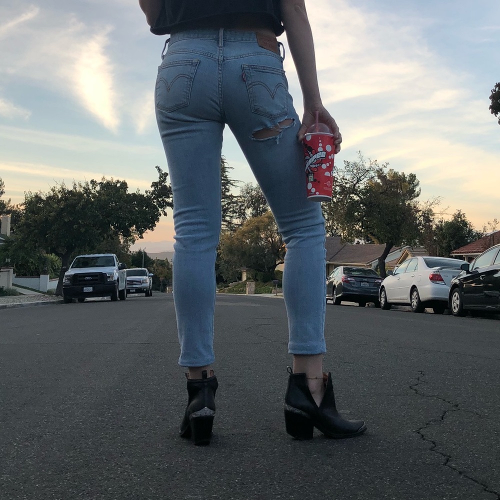 BUTT RIP LEVIS - Picture 2 of 7